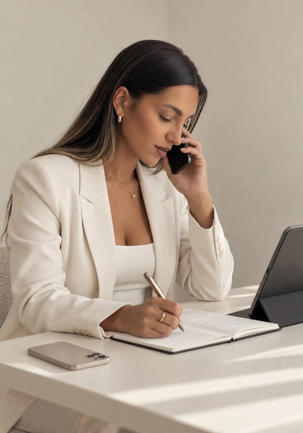Donia pendant un appel client pour l’accompagnement NOLYA 90 jours