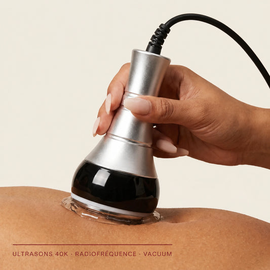 Sonde de lipocavitation appliquée sur la peau avec le gel conducteur NOLYA